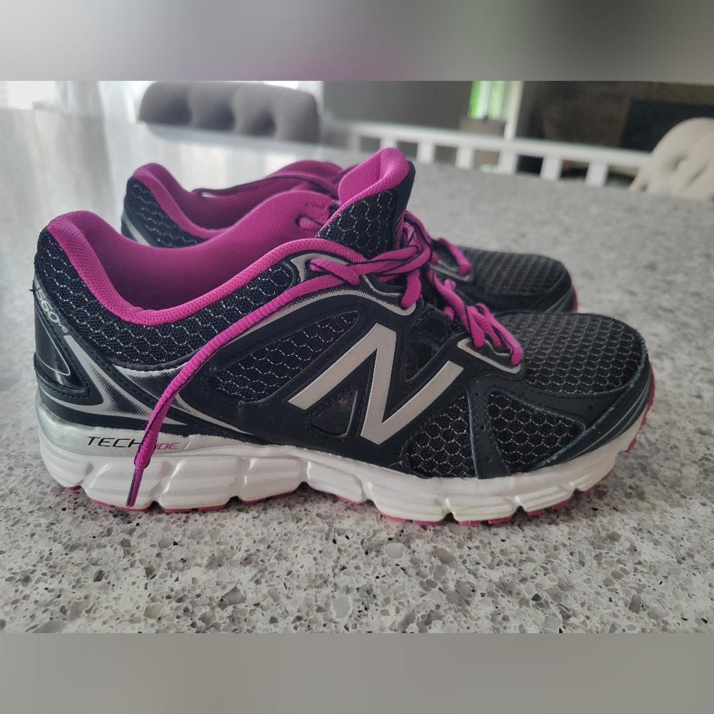 New Balance 560 V6 size 7.5